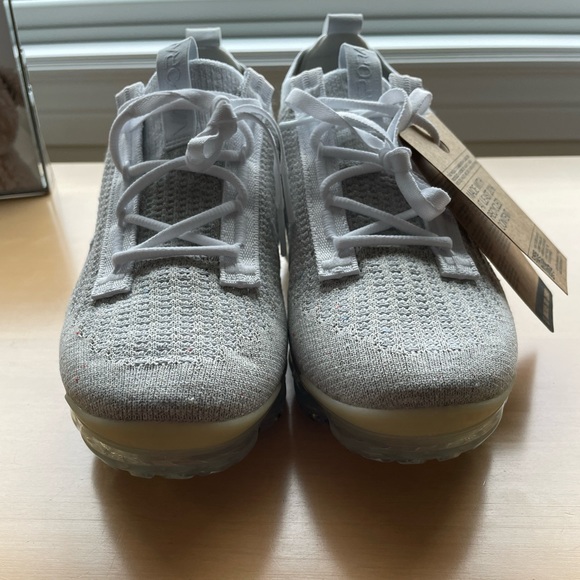 NIKE Air VaporMax Flyknit - Picture 4 of 8